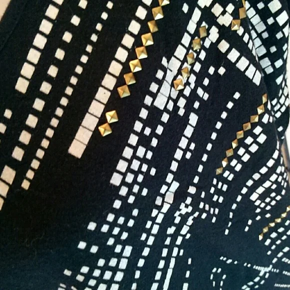 Rock & Republic black and white poncho style top - Picture 2 of 6